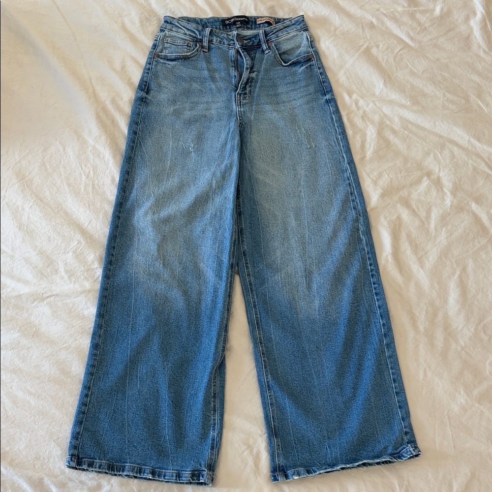BCBGeneration High Rise Wide Leg Jeans | Size 7/28 | Light Wash Denim